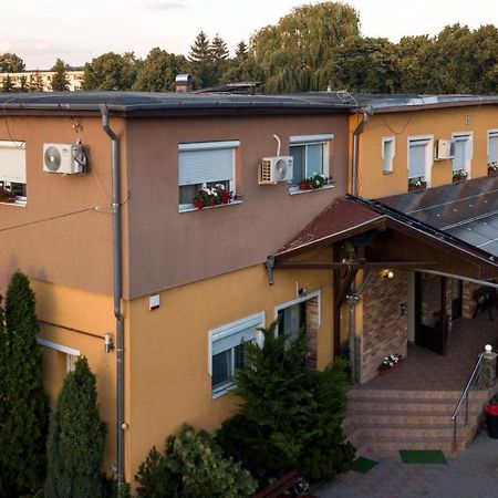 Hotel Tranzit Odorheiu Secuiesc Εξωτερικό φωτογραφία