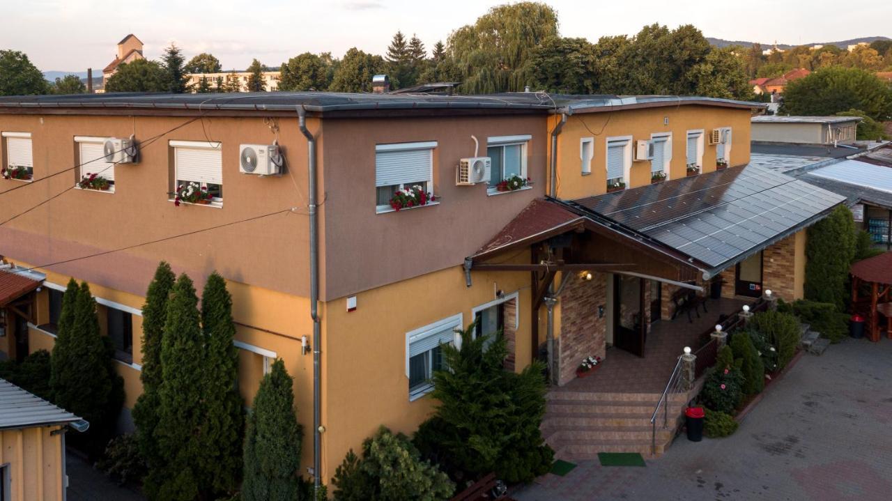 Hotel Tranzit Odorheiu Secuiesc Εξωτερικό φωτογραφία