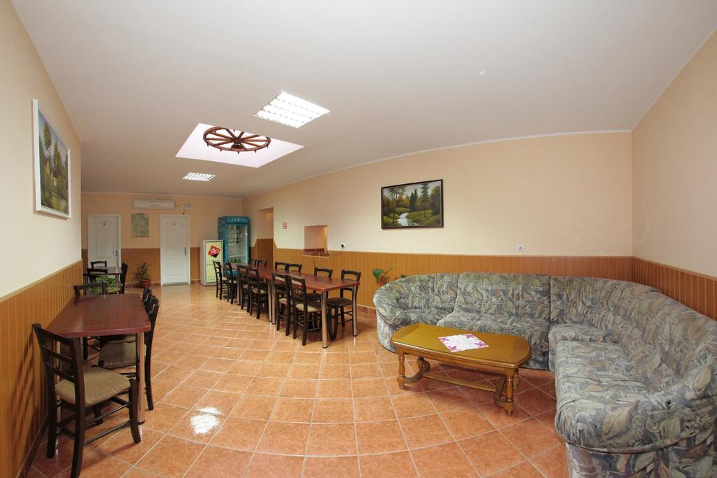 Hotel Tranzit Odorheiu Secuiesc Εξωτερικό φωτογραφία