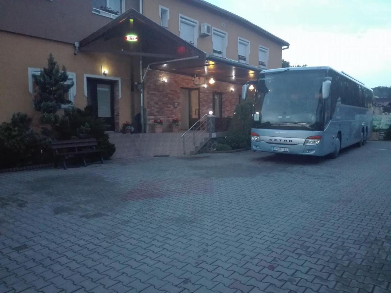 Hotel Tranzit Odorheiu Secuiesc Εξωτερικό φωτογραφία